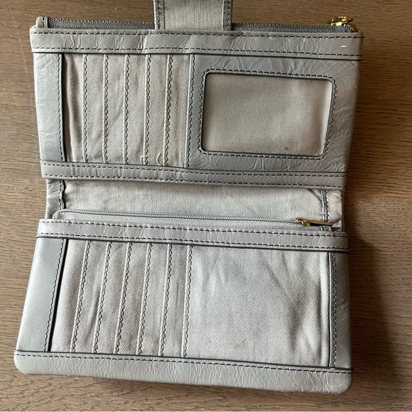 Fossil Leather Wallet/Clutch in Light Blue/Green. GUC - Picture 5 of 10